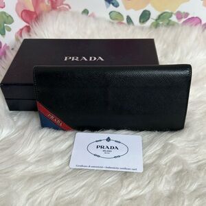 💯Authentic Prada Long Wallet🍀
